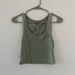 Skims Tank size small